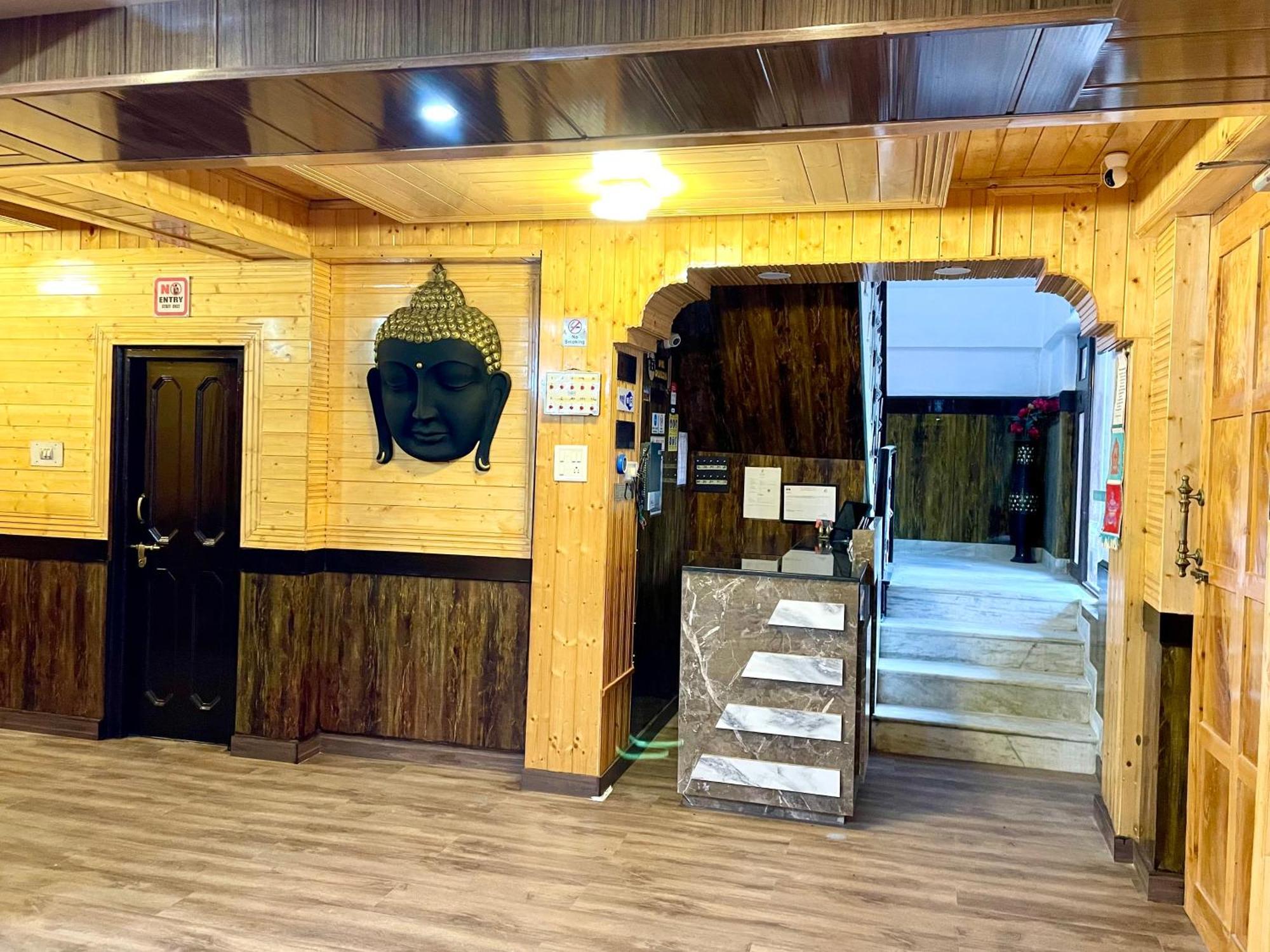 Hotel Rollingrang كالبا المظهر الخارجي الصورة