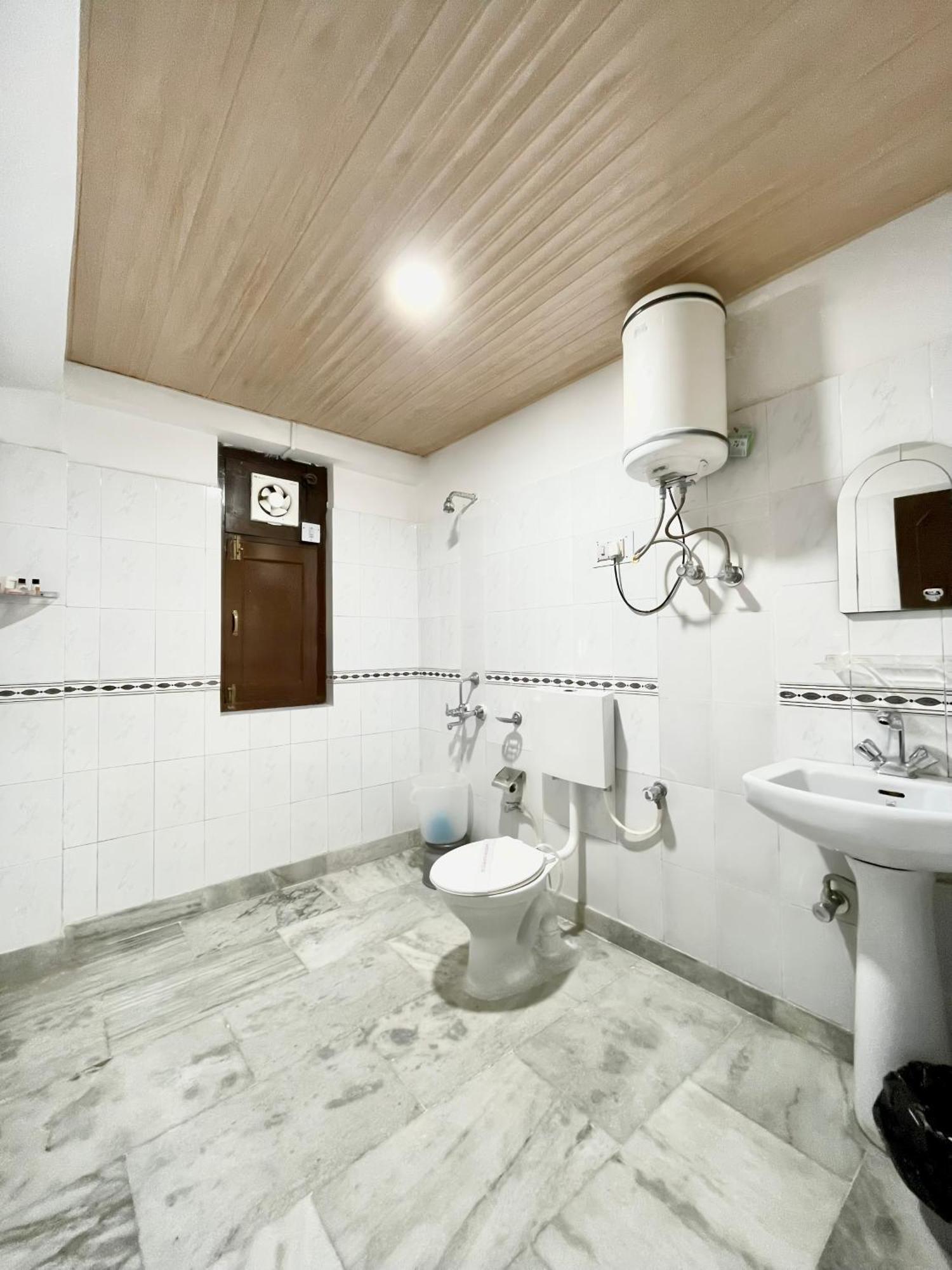 Hotel Rollingrang كالبا المظهر الخارجي الصورة