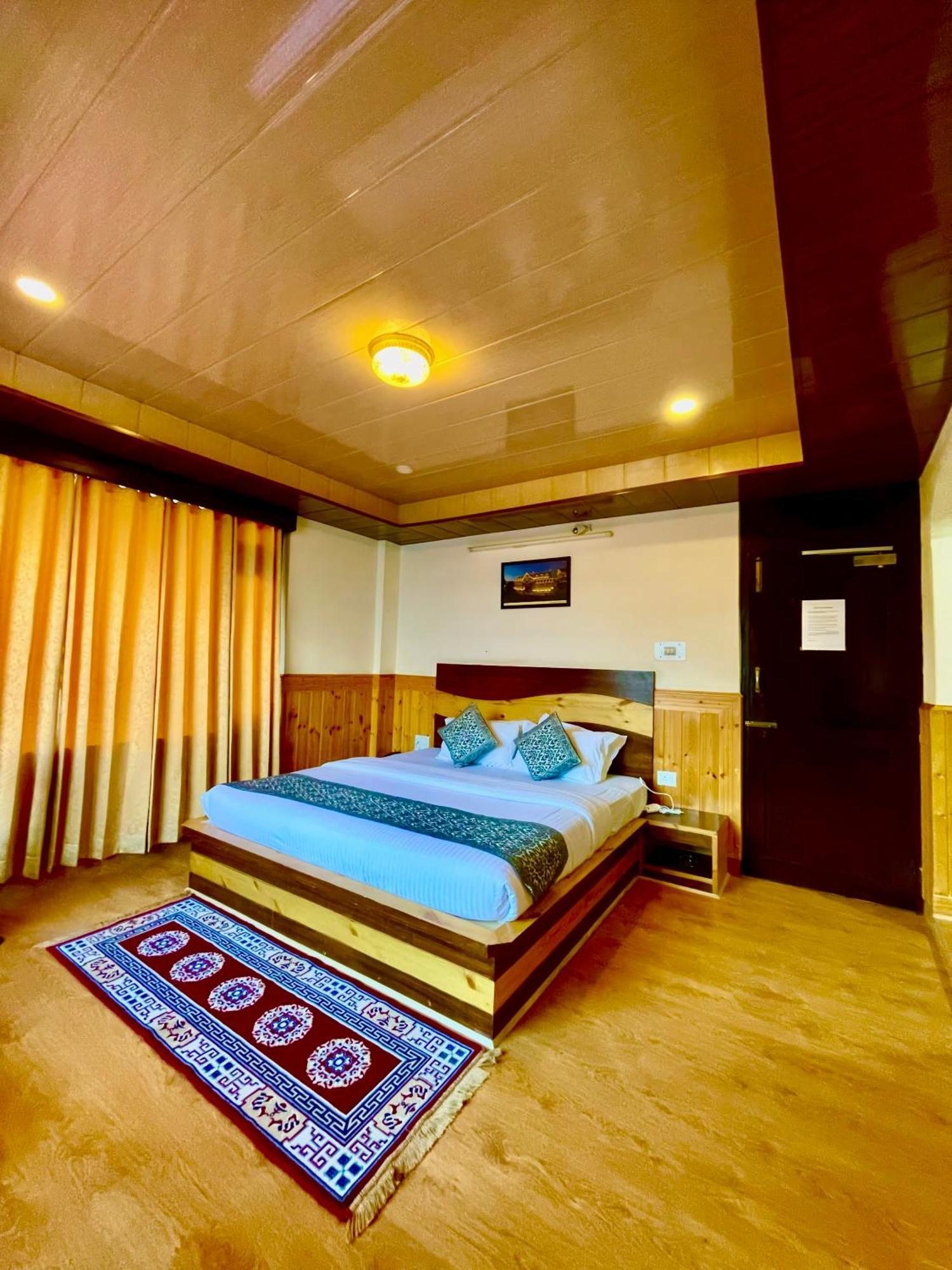 Hotel Rollingrang كالبا المظهر الخارجي الصورة