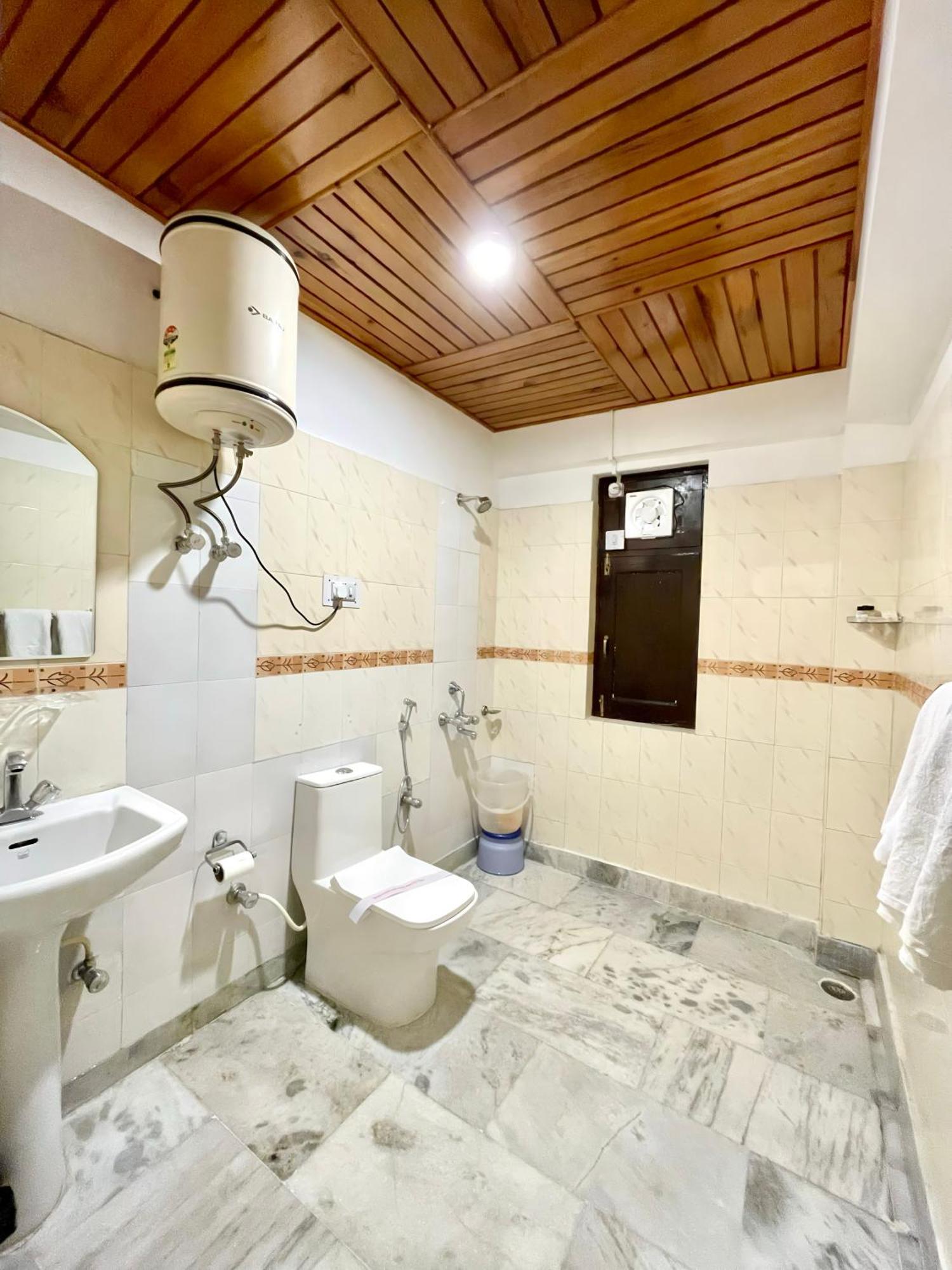 Hotel Rollingrang كالبا المظهر الخارجي الصورة