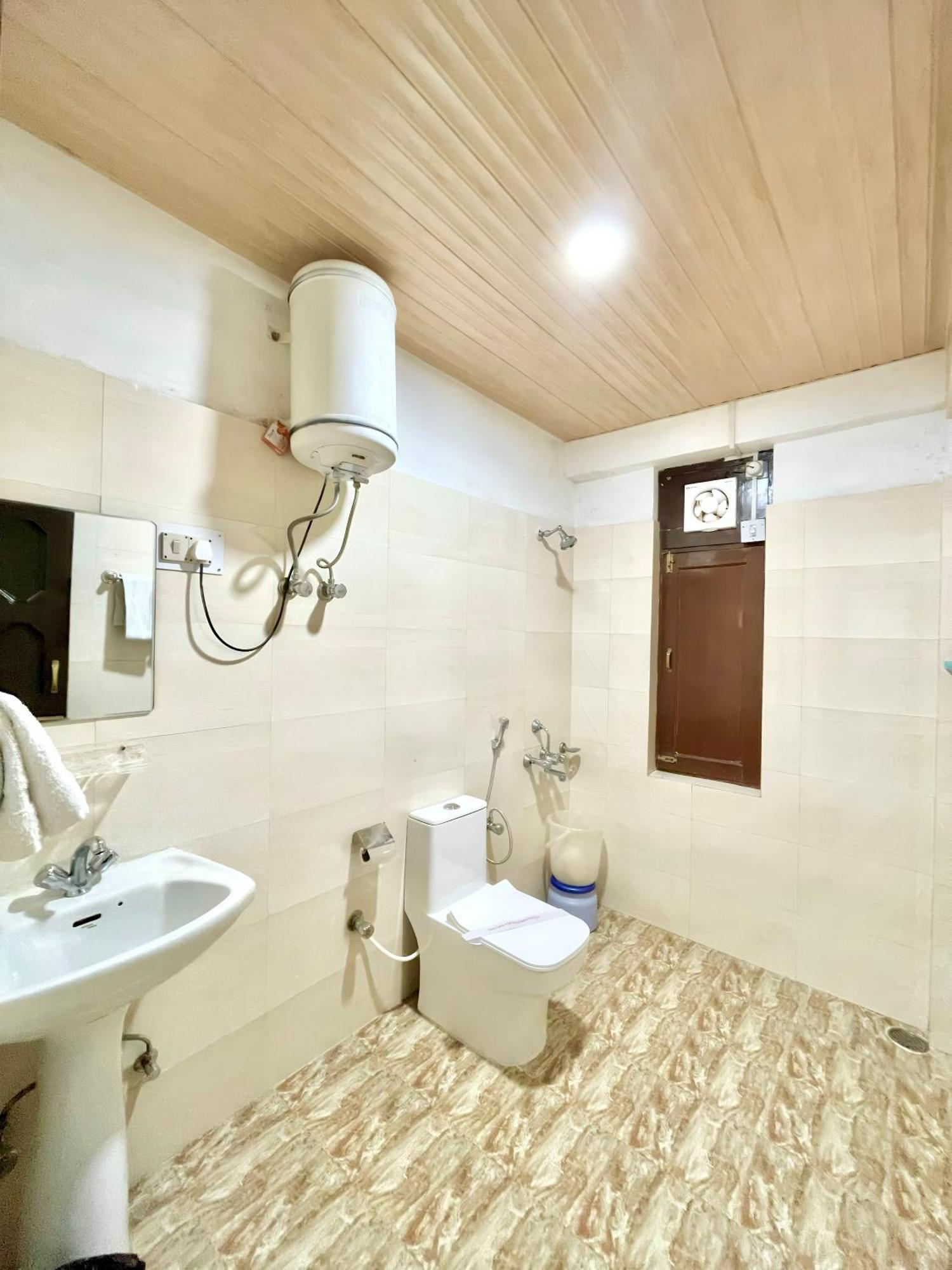 Hotel Rollingrang كالبا المظهر الخارجي الصورة